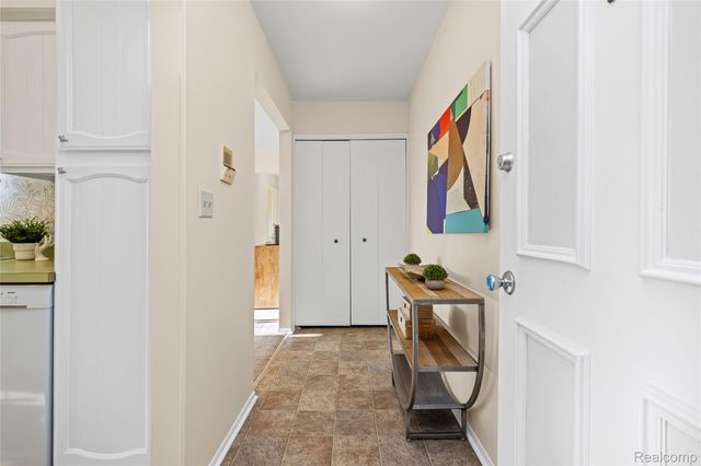 22592 Masonic Boulevard, St. Clair Shores, MI 48082