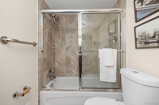 22592 Masonic Boulevard, St. Clair Shores, MI 48082