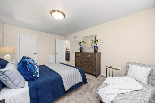 22592 Masonic Boulevard, St. Clair Shores, MI 48082