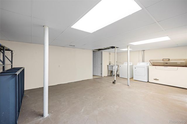 22592 Masonic Boulevard, St. Clair Shores, MI 48082