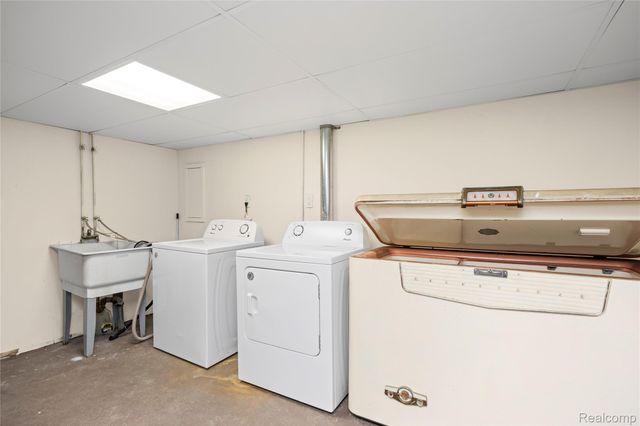 22592 Masonic Boulevard, St. Clair Shores, MI 48082