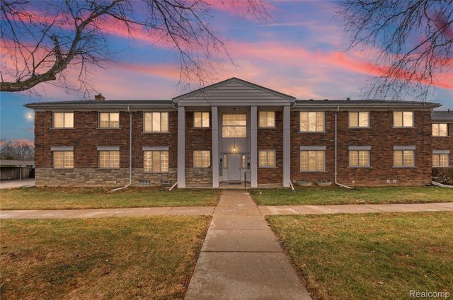 22592 Masonic Boulevard, St. Clair Shores, MI 48082