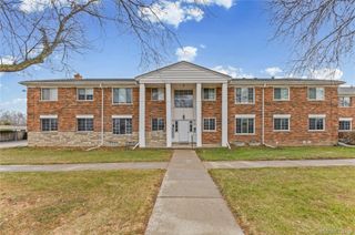 22592 Masonic Boulevard, St. Clair Shores, MI 48082