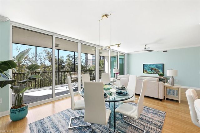 455 Cove Tower DR 303, Naples, FL 34110