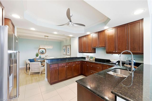 455 Cove Tower DR 303, Naples, FL 34110