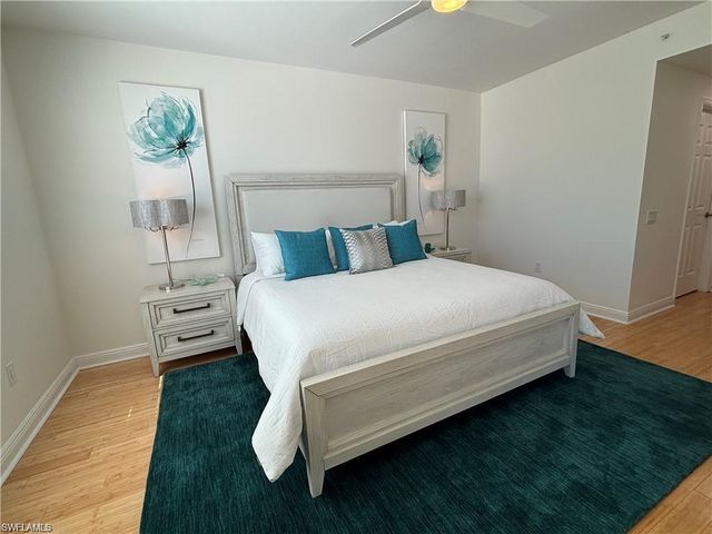 455 Cove Tower DR 303, Naples, FL 34110