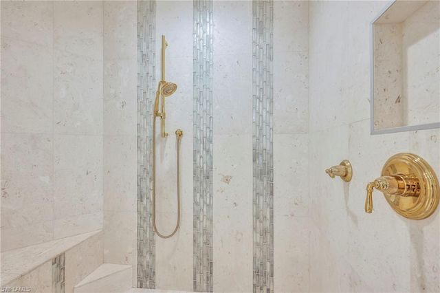 455 Cove Tower DR 303, Naples, FL 34110