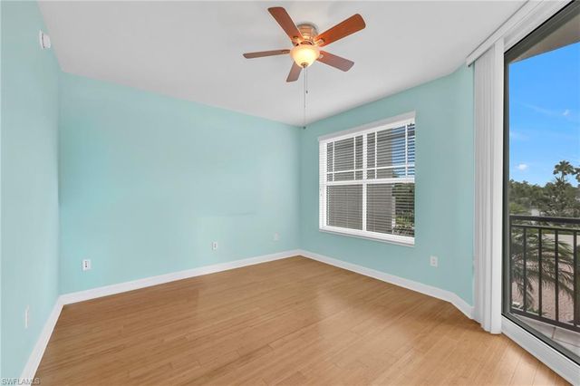 455 Cove Tower DR 303, Naples, FL 34110