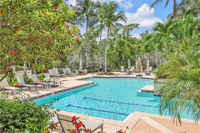 455 Cove Tower DR 303, Naples, FL 34110