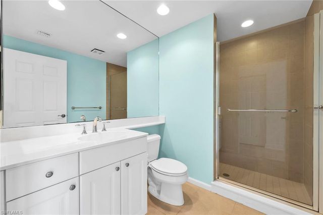 455 Cove Tower DR 303, Naples, FL 34110