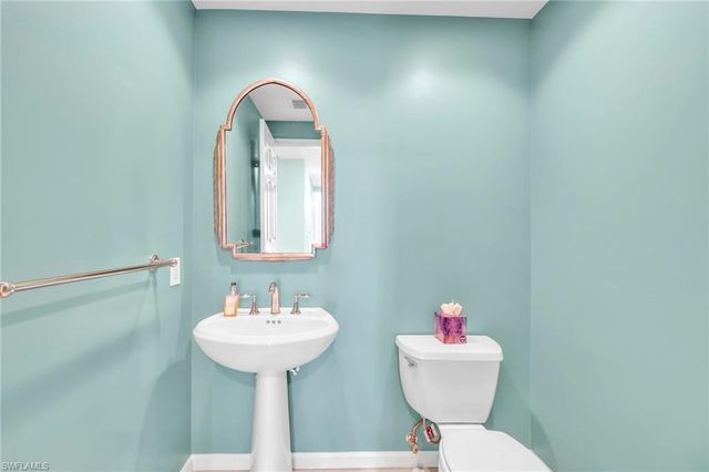 455 Cove Tower DR 303, Naples, FL 34110