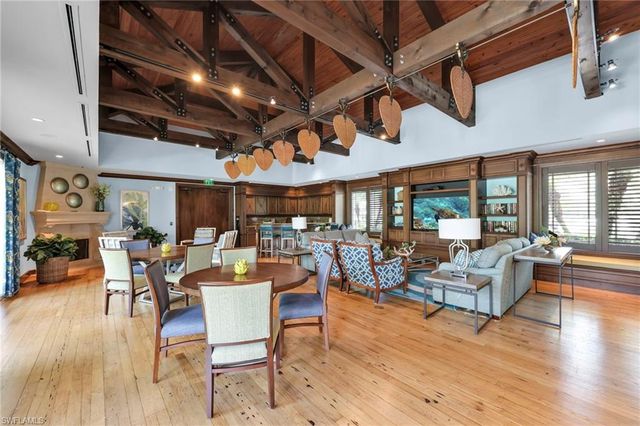 455 Cove Tower DR 303, Naples, FL 34110