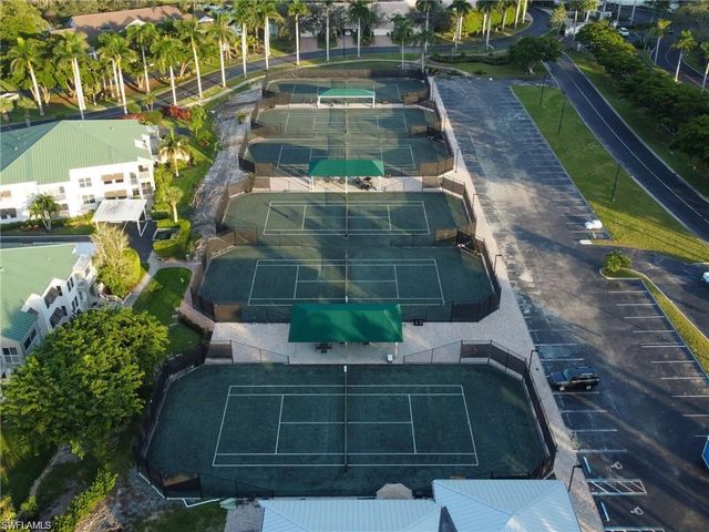 455 Cove Tower DR 303, Naples, FL 34110