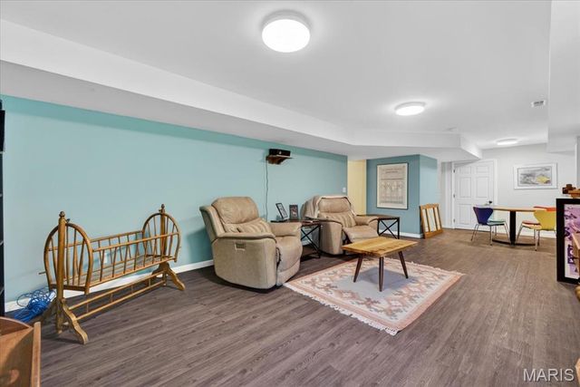 12839 Huntercreek Road, St Louis, MO 63131