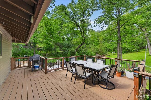 12839 Huntercreek Road, St Louis, MO 63131