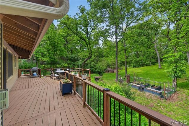 12839 Huntercreek Road, St Louis, MO 63131
