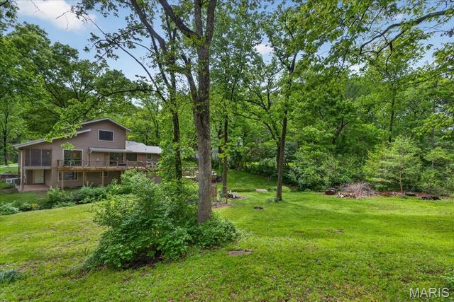 12839 Huntercreek Road, St Louis, MO 63131