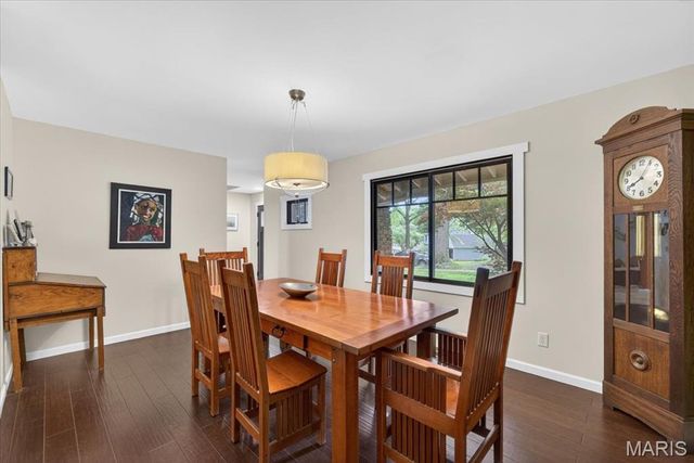 12839 Huntercreek Road, St Louis, MO 63131