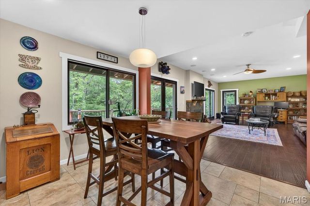 12839 Huntercreek Road, St Louis, MO 63131
