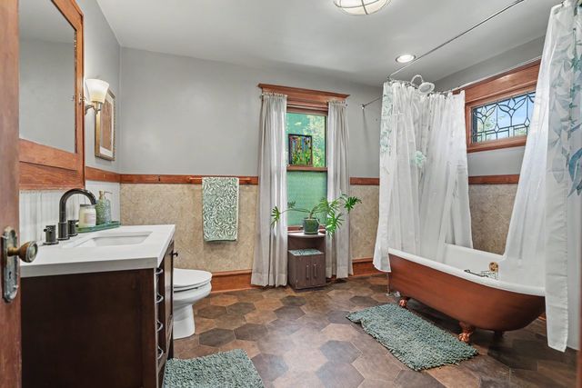 537 W 9th Street, Davenport, IA 52803