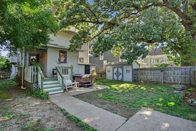 537 W 9th Street, Davenport, IA 52803