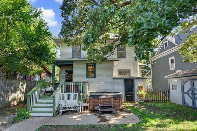 537 W 9th Street, Davenport, IA 52803