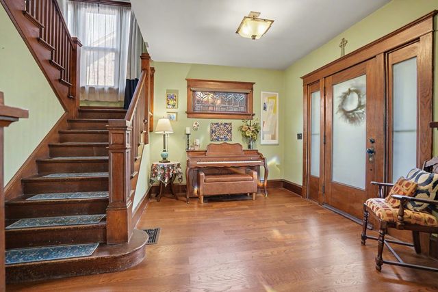 537 W 9th Street, Davenport, IA 52803