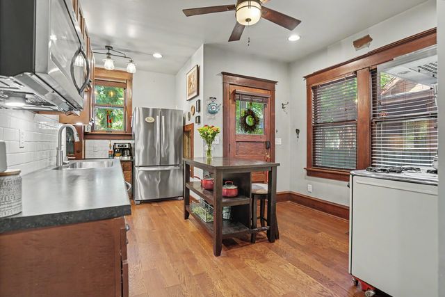 537 W 9th Street, Davenport, IA 52803
