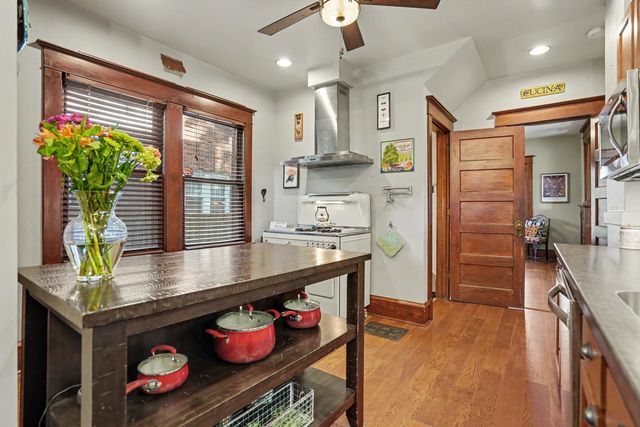 537 W 9th Street, Davenport, IA 52803