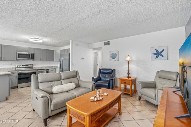 405 N Halifax Ave Apt 105, Daytona Beach, FL 32118