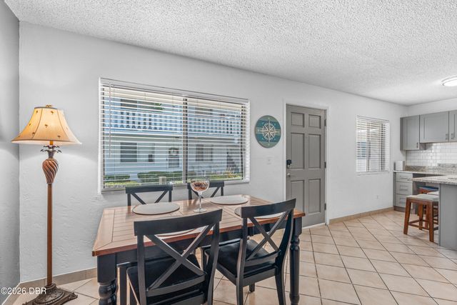 405 N Halifax Ave Apt 105, Daytona Beach, FL 32118