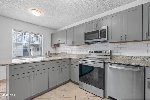 405 N Halifax Ave Apt 105, Daytona Beach, FL 32118