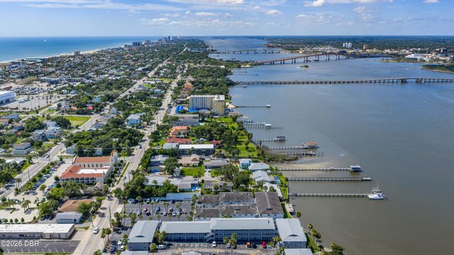 405 N Halifax Ave Apt 105, Daytona Beach, FL 32118