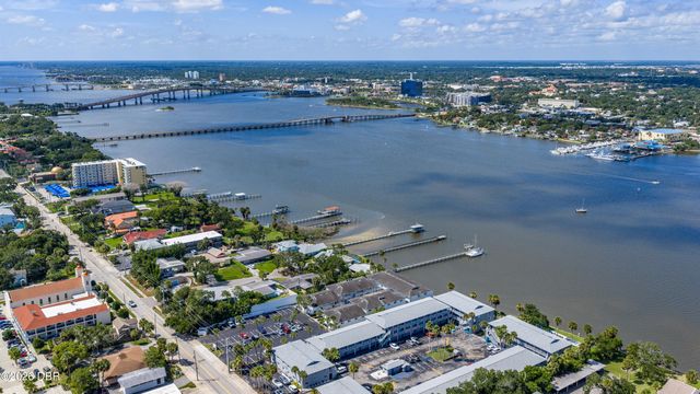 405 N Halifax Ave Apt 105, Daytona Beach, FL 32118
