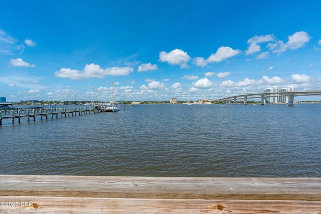 405 N Halifax Ave Apt 105, Daytona Beach, FL 32118