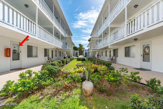 405 N Halifax Ave Apt 105, Daytona Beach, FL 32118