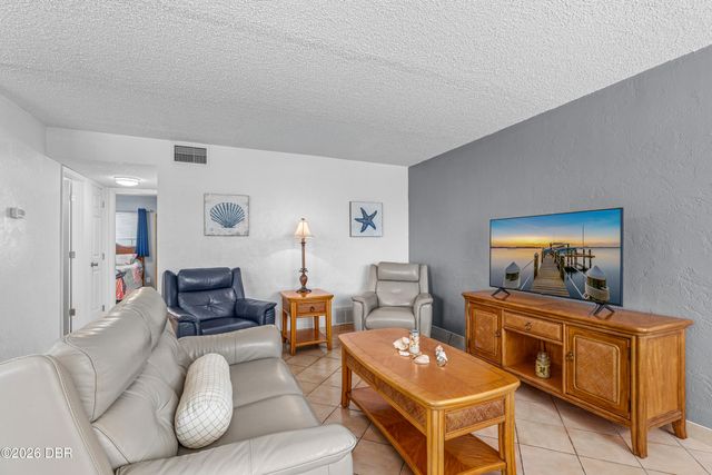 405 N Halifax Ave Apt 105, Daytona Beach, FL 32118