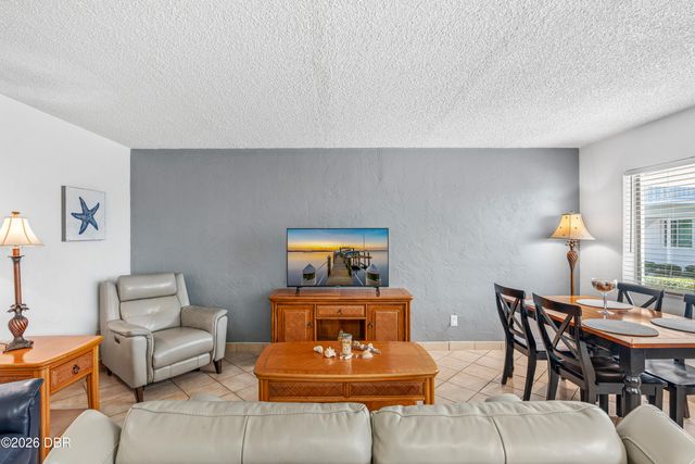 405 N Halifax Ave Apt 105, Daytona Beach, FL 32118