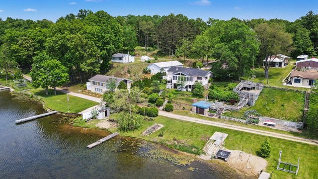 13703 Carefree Drive, Battle Creek, MI 49017