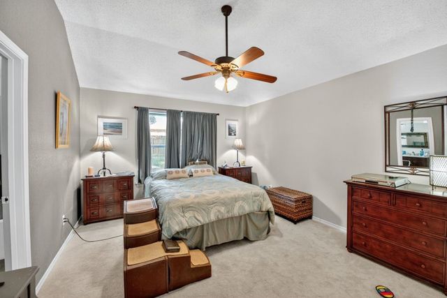 420 Meadowcrest Drive, Azle, TX 76020