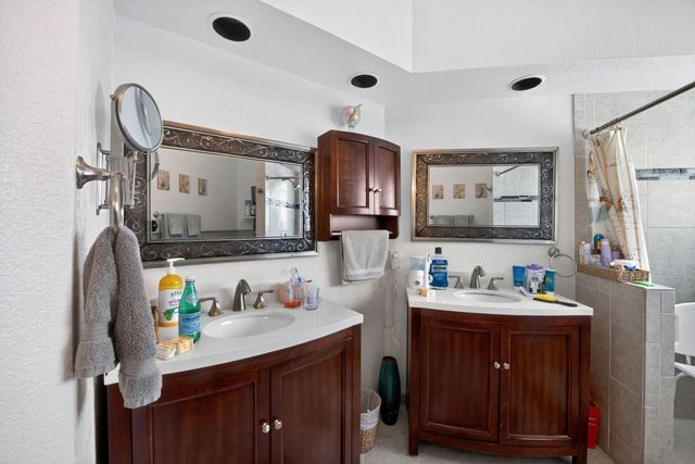 420 Meadowcrest Drive, Azle, TX 76020