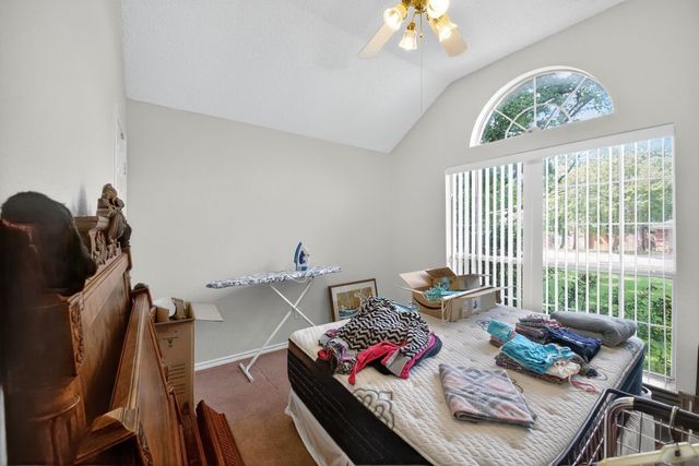 420 Meadowcrest Drive, Azle, TX 76020