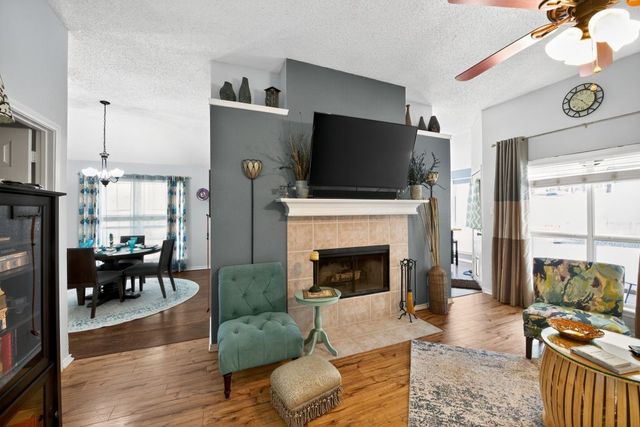 420 Meadowcrest Drive, Azle, TX 76020