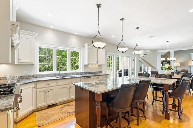39 Opal Cir, Franklin, MA 02038