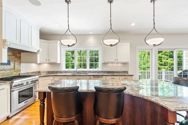 39 Opal Cir, Franklin, MA 02038