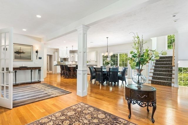 39 Opal Cir, Franklin, MA 02038
