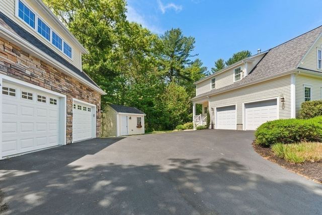 39 Opal Cir, Franklin, MA 02038
