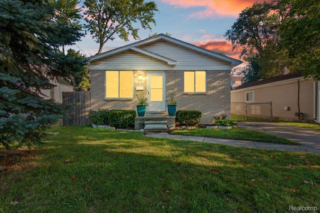 12455 Georgiana Avenue, Warren, MI 48089