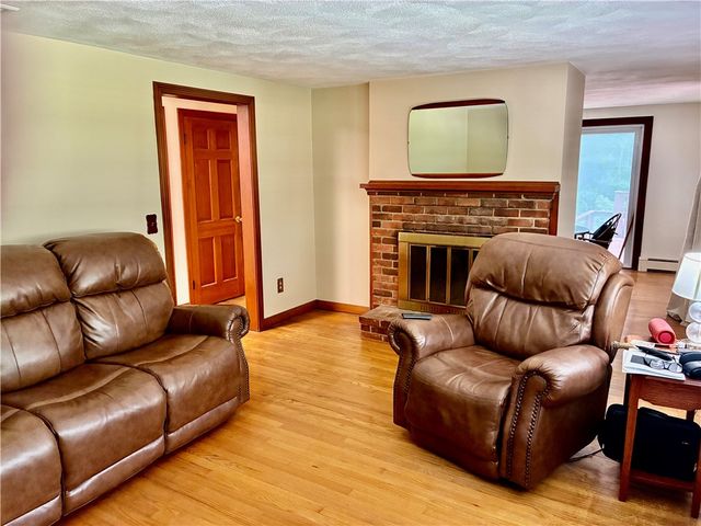 12 Tom Lee Drive, North Smithfield, RI 02896