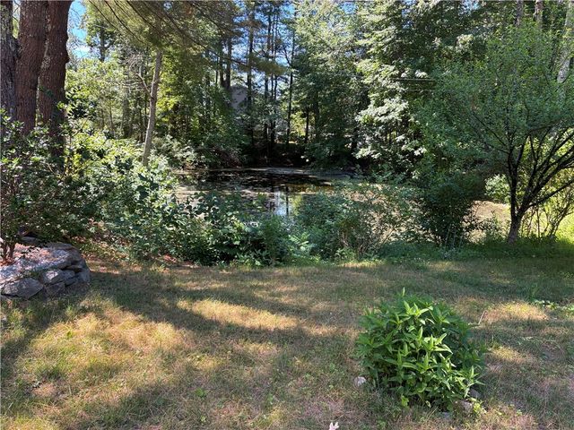 12 Tom Lee Drive, North Smithfield, RI 02896
